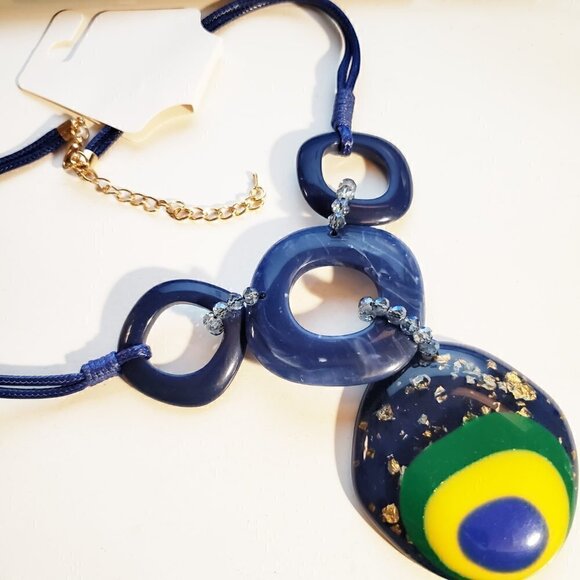 Blue Geometric pendant statement necklace - Picture 4 of 9